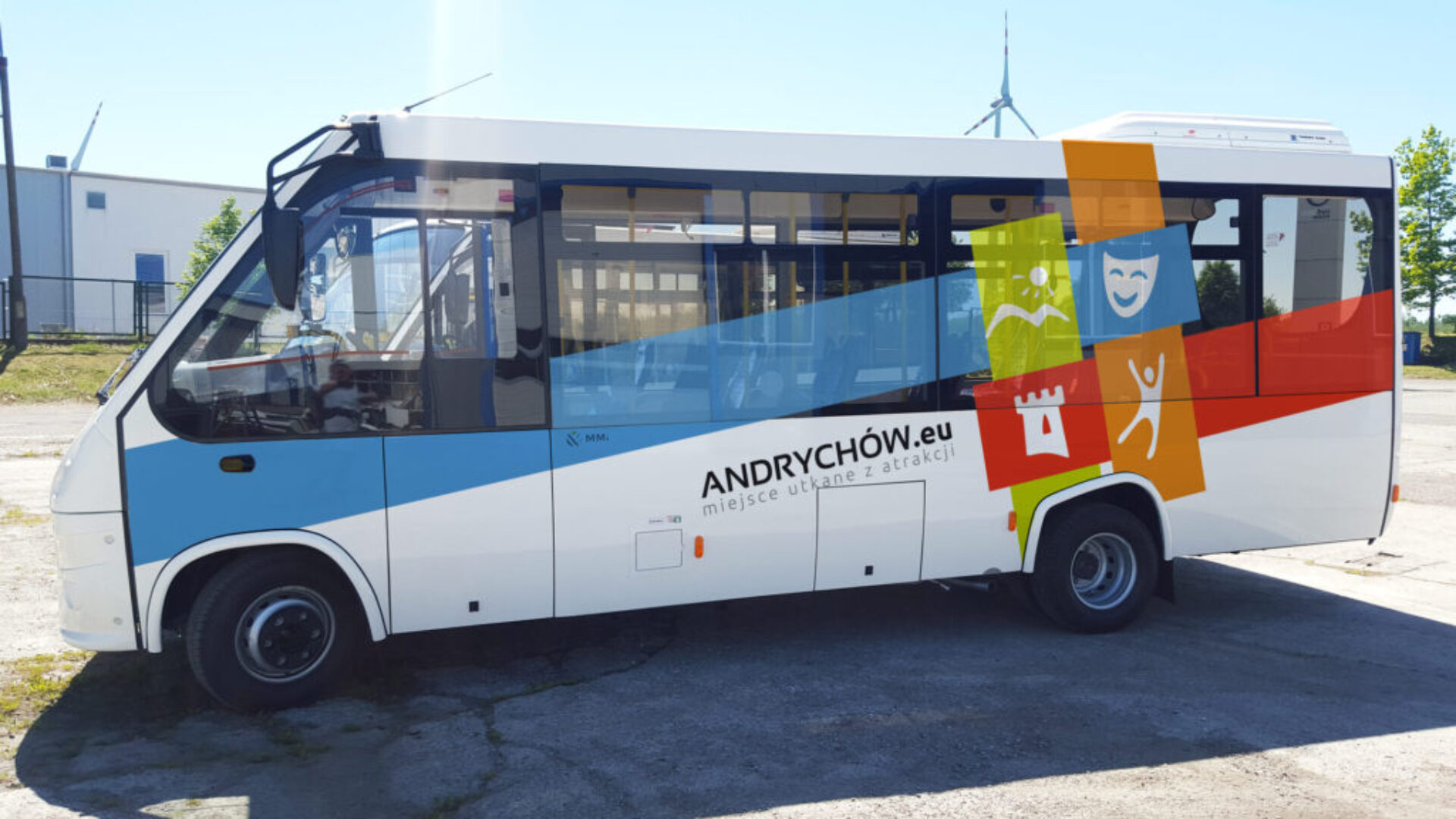 Autobus HVO100. Fot. TransInfo.
