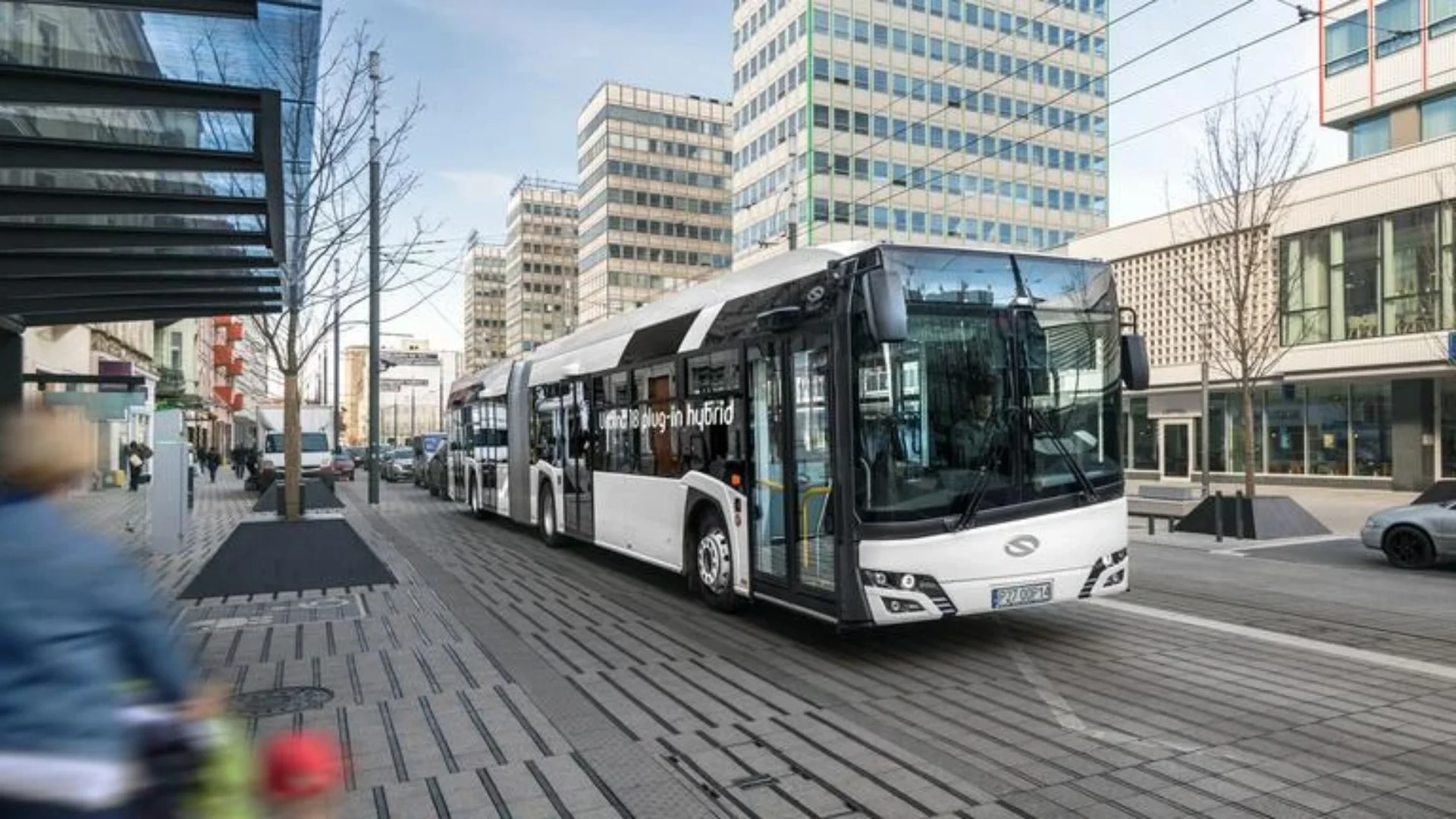 Autobus hybrydowy. Fot. Solaris.