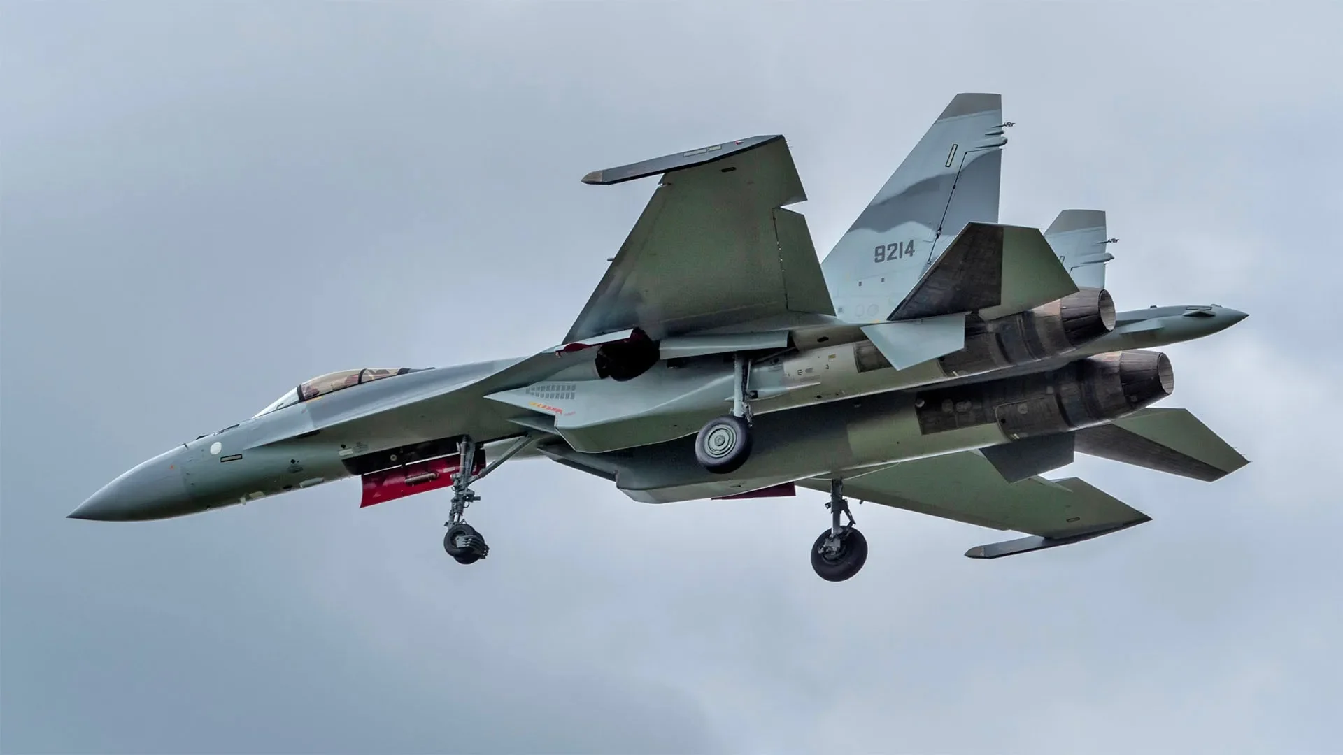 Myśliwce SU-35. Fot. The War Zone.
